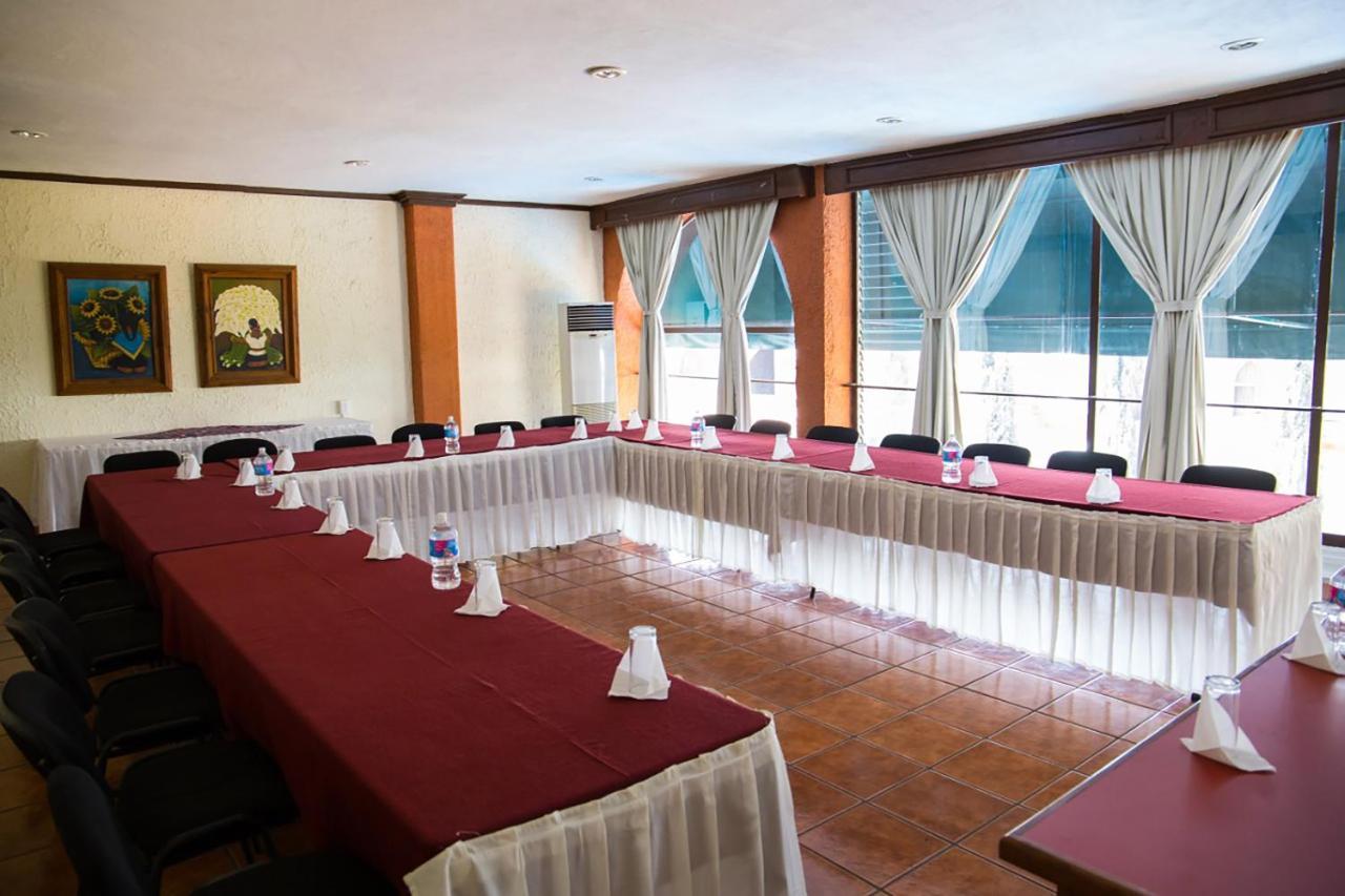 Hotel & Suites Villa Del Sol Morelia Exterior photo