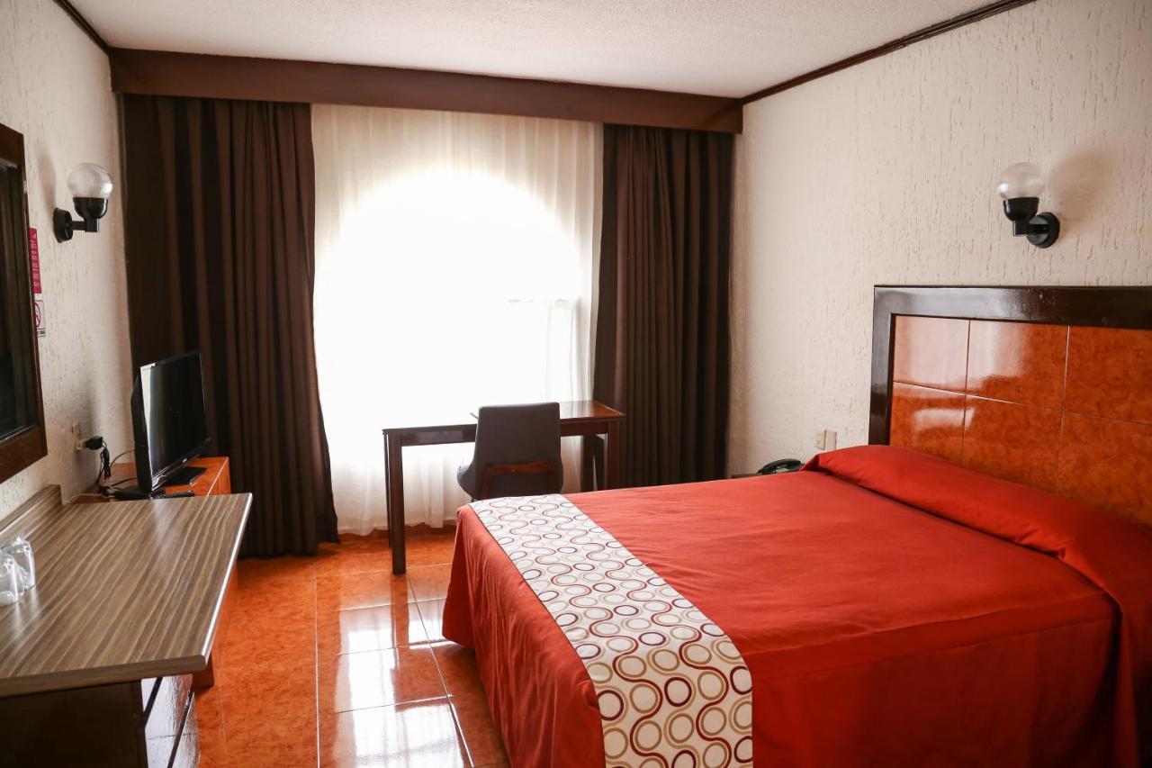 Hotel & Suites Villa Del Sol Morelia Exterior photo
