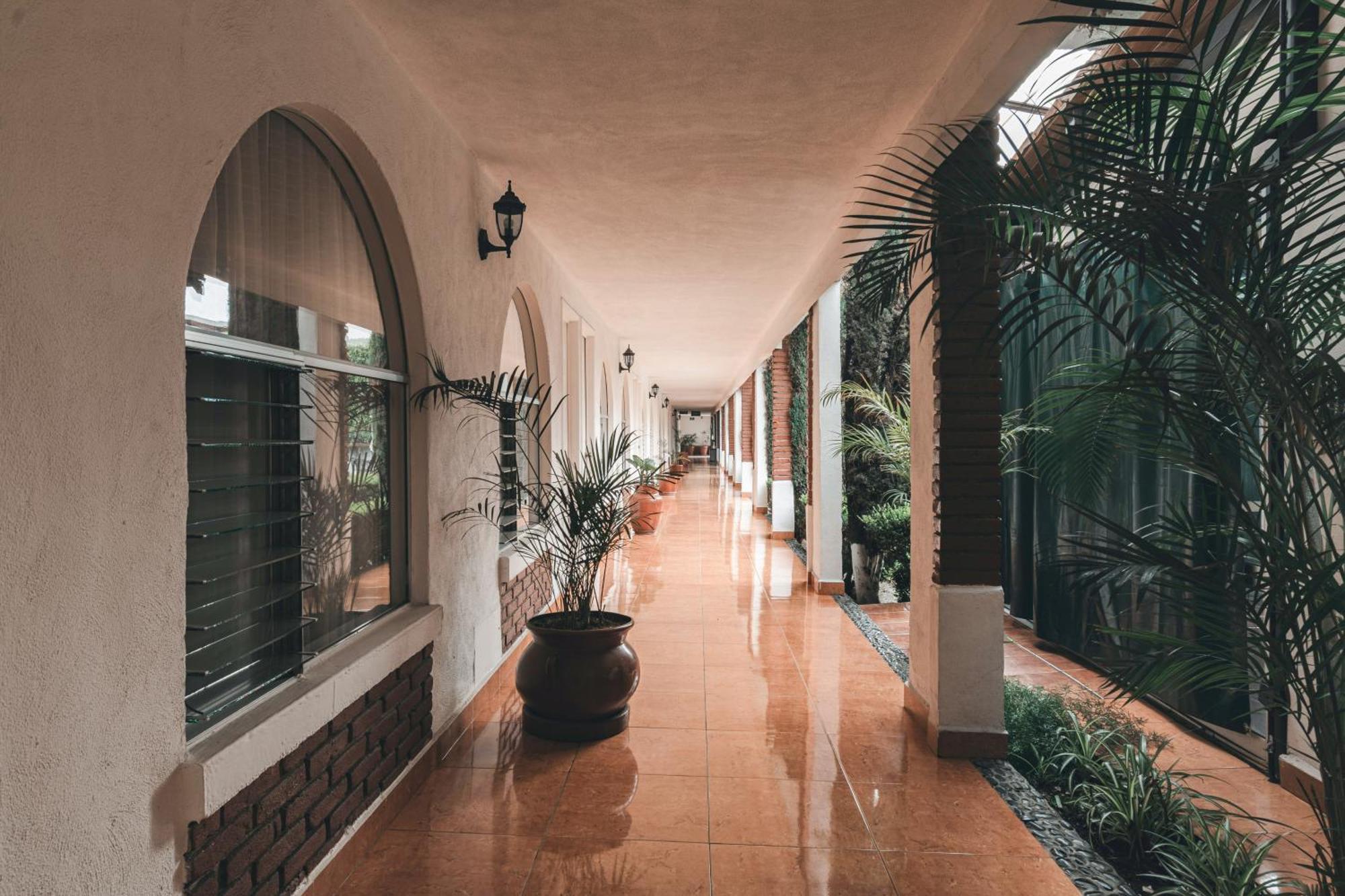 Hotel & Suites Villa Del Sol Morelia Exterior photo