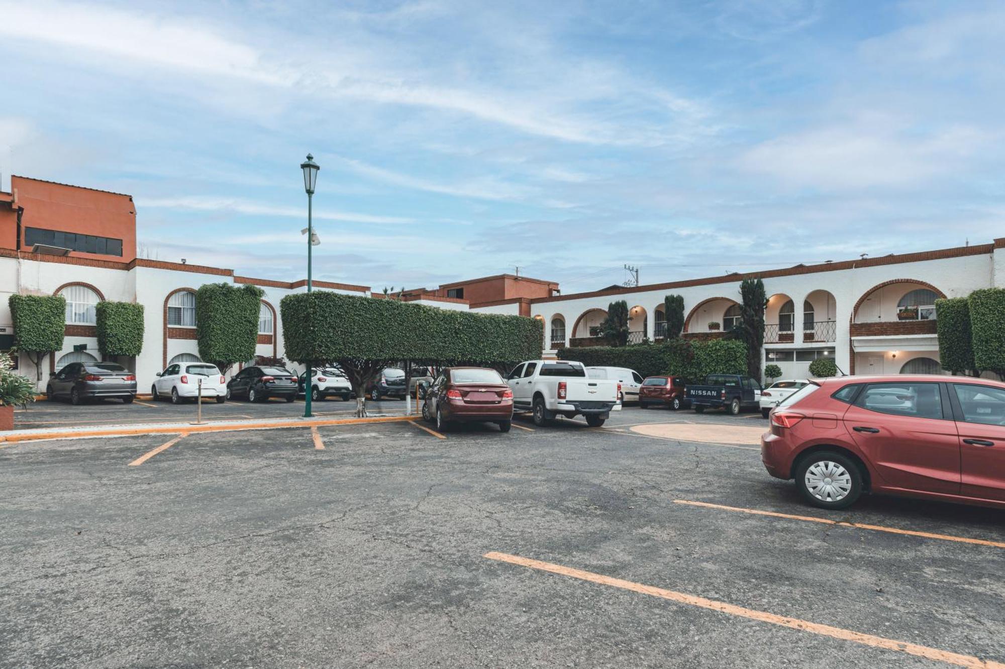 Hotel & Suites Villa Del Sol Morelia Exterior photo